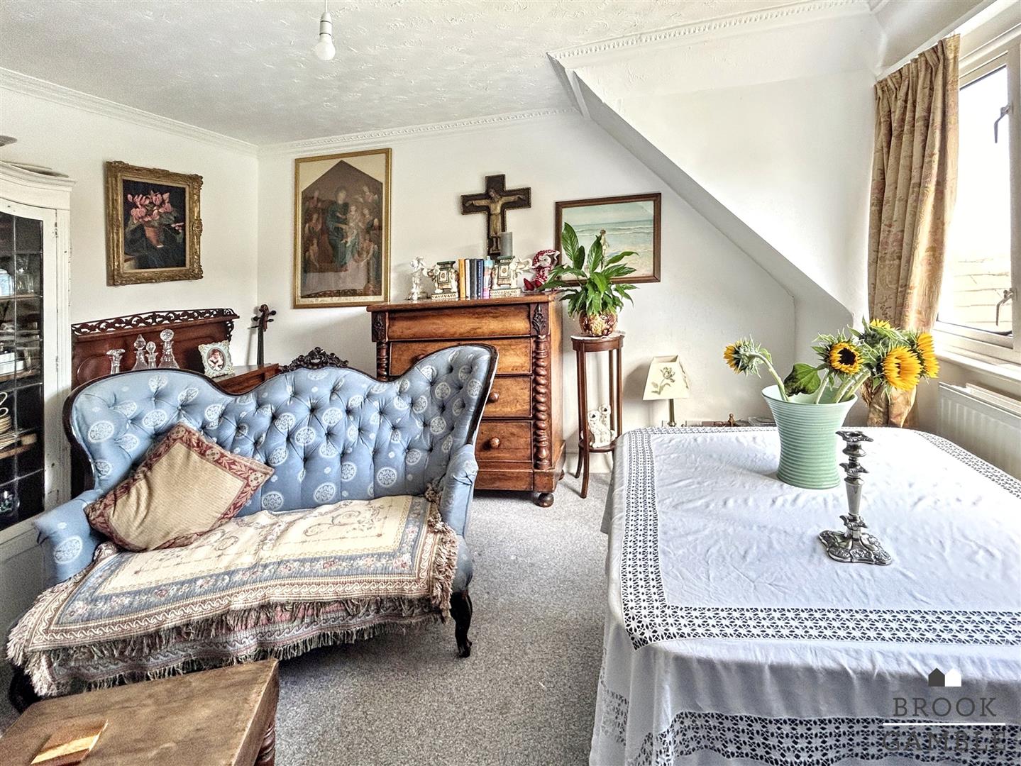 4 Bedroom Chalet - Detached. Pashley Road in Eastbourne,  18